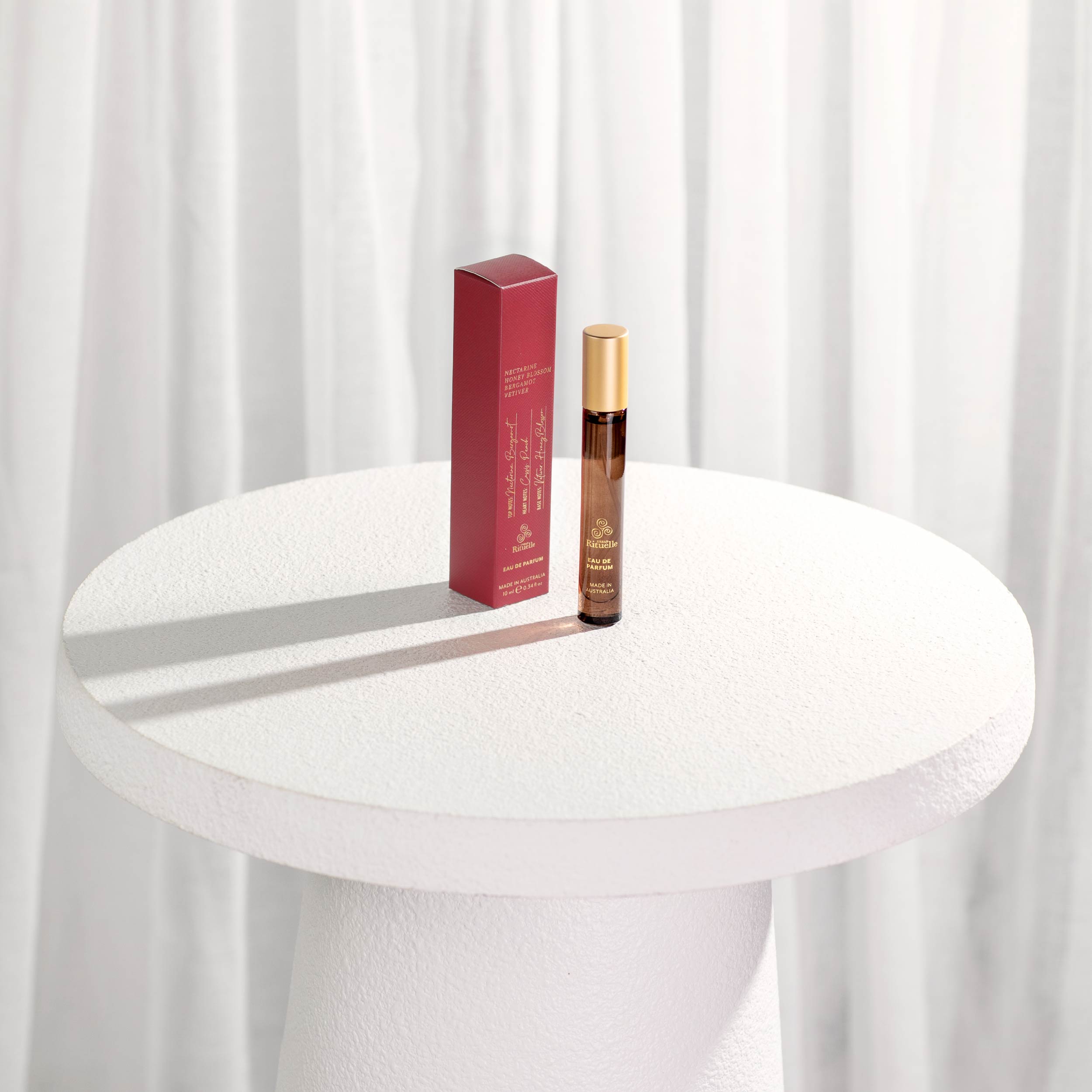 Nectarine, Honey Blossom, Bergamot, Vetiver <br> Eau De Parfum| 10ml