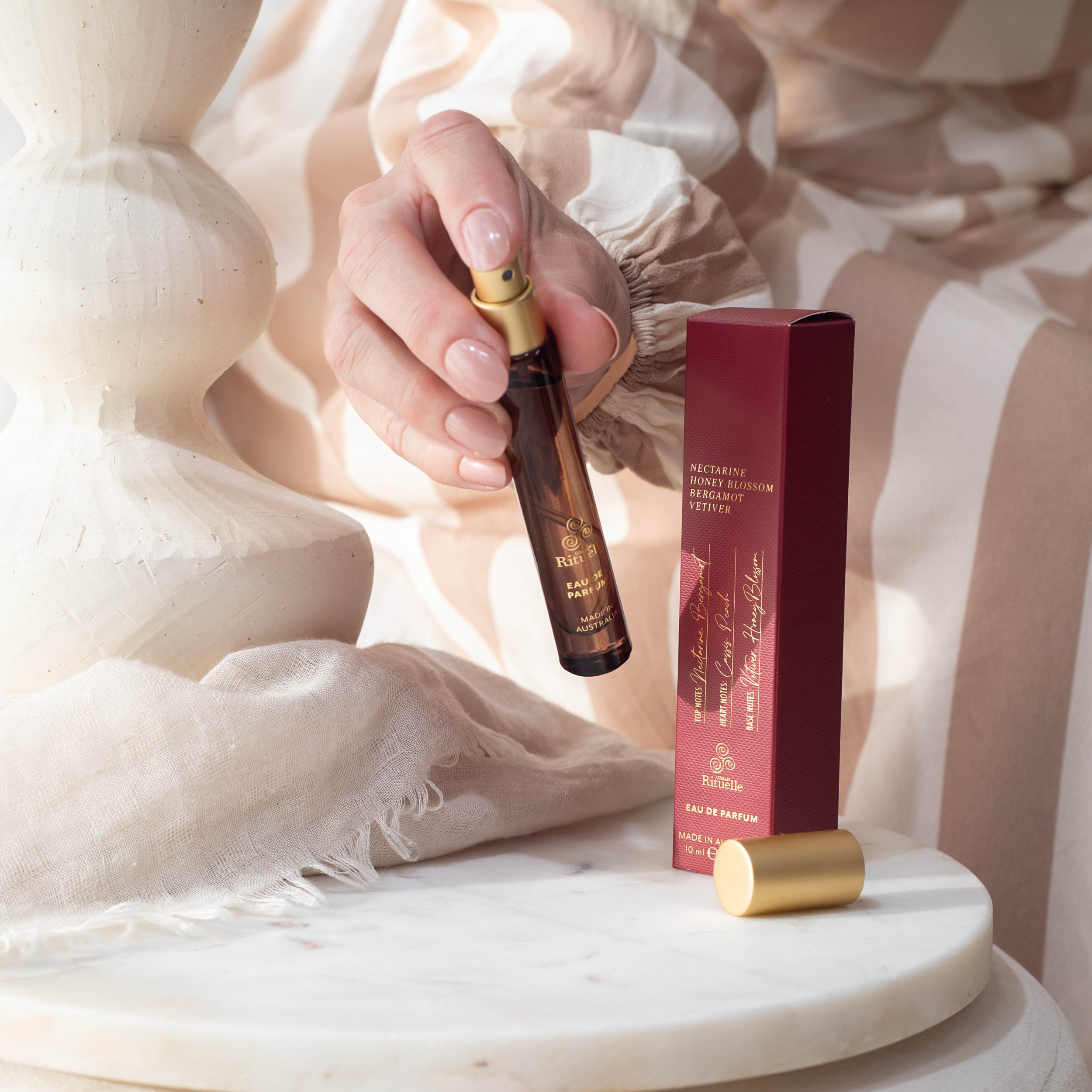 Nectarine, Honey Blossom, Bergamot, Vetiver <br> Eau De Parfum| 10ml