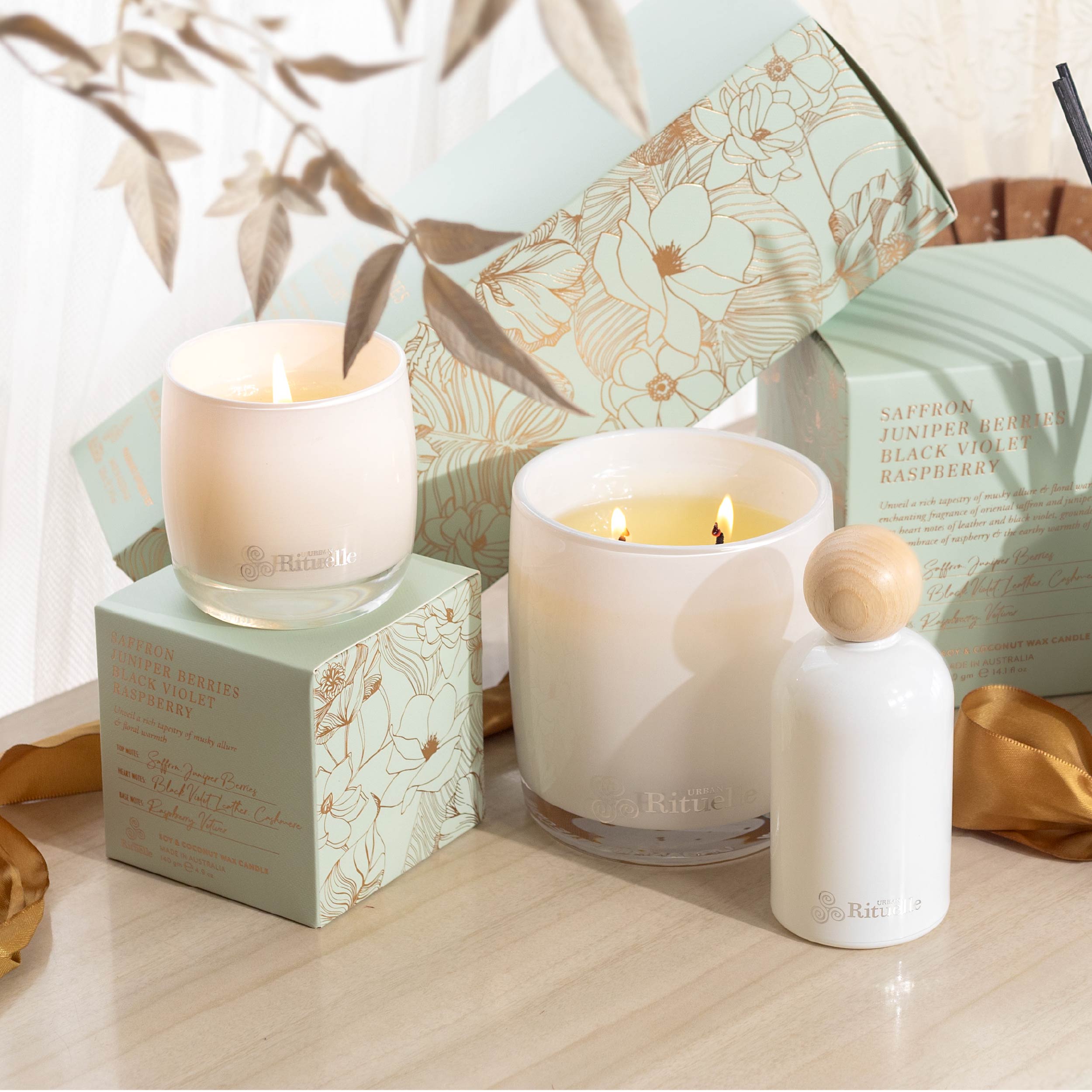 Saffron, Juniper Berries, Black Violet, Raspberry <br>TESTER: Scented Soy Candle | 140gm