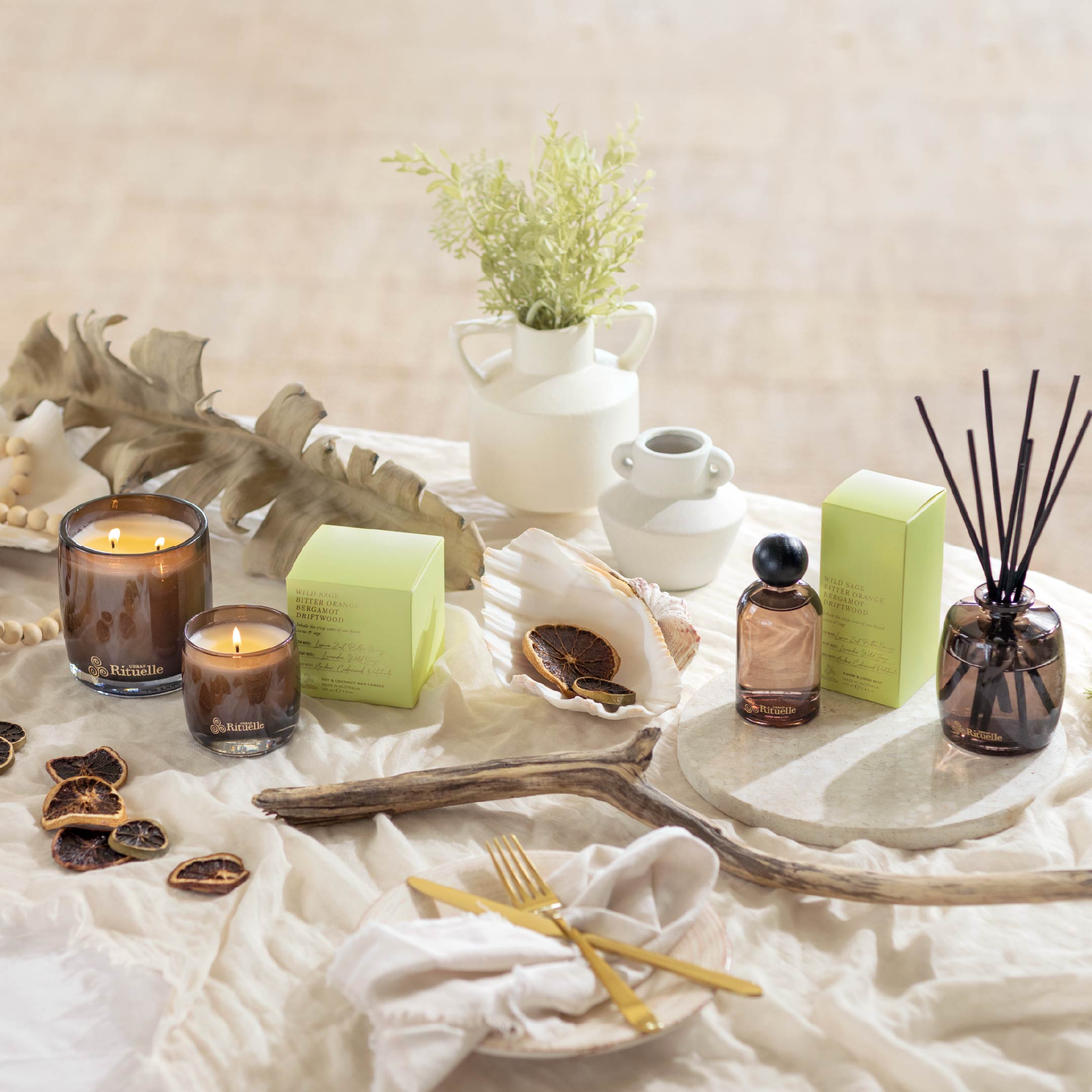 Wild Sage, Bitter Orange, Bergamot, Driftwood<br> TESTER: Scented Soy Candle - 140gm