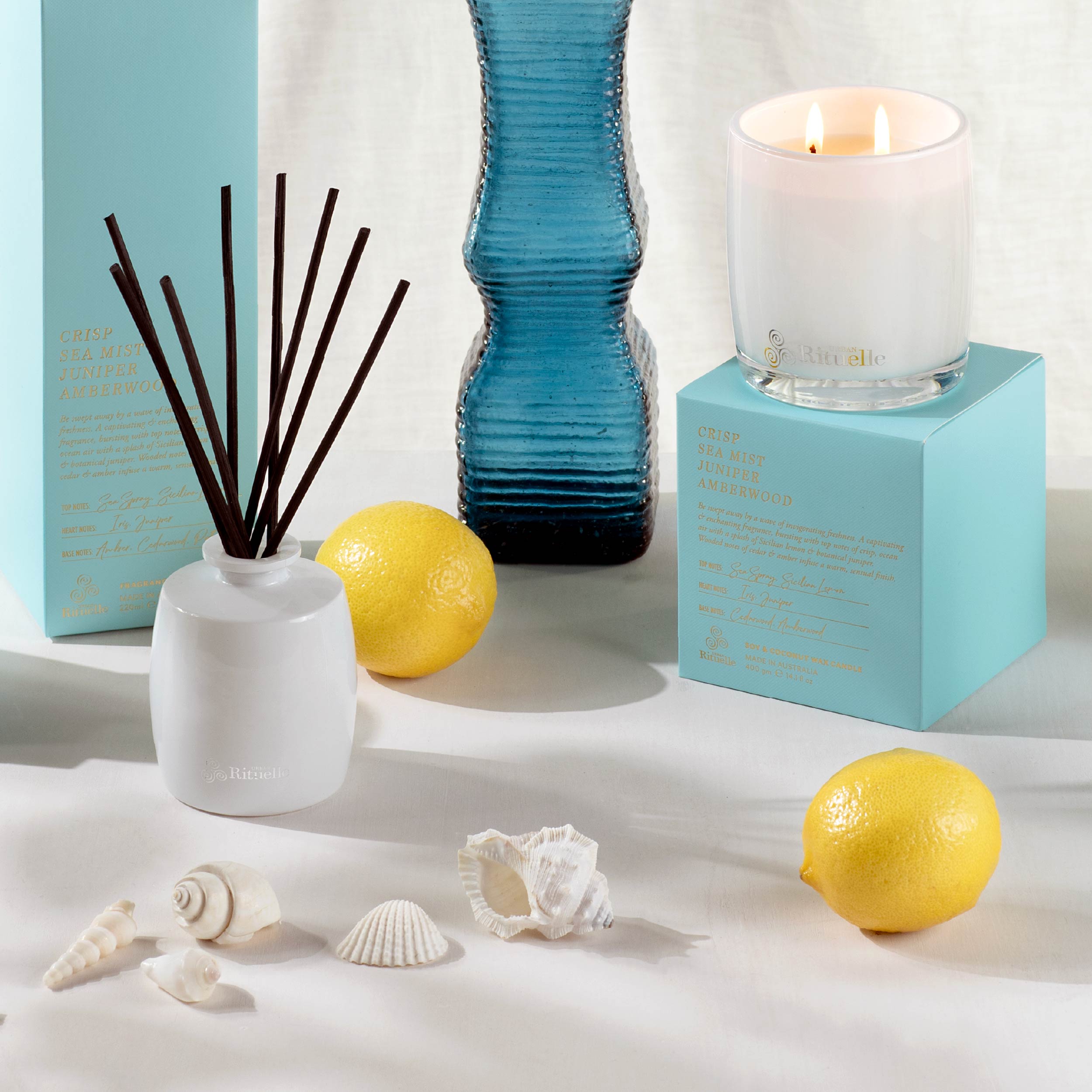 Crisp Sea Mist, Juniper, Amberwood<br> TESTER: Scented Soy Candle - 400gm