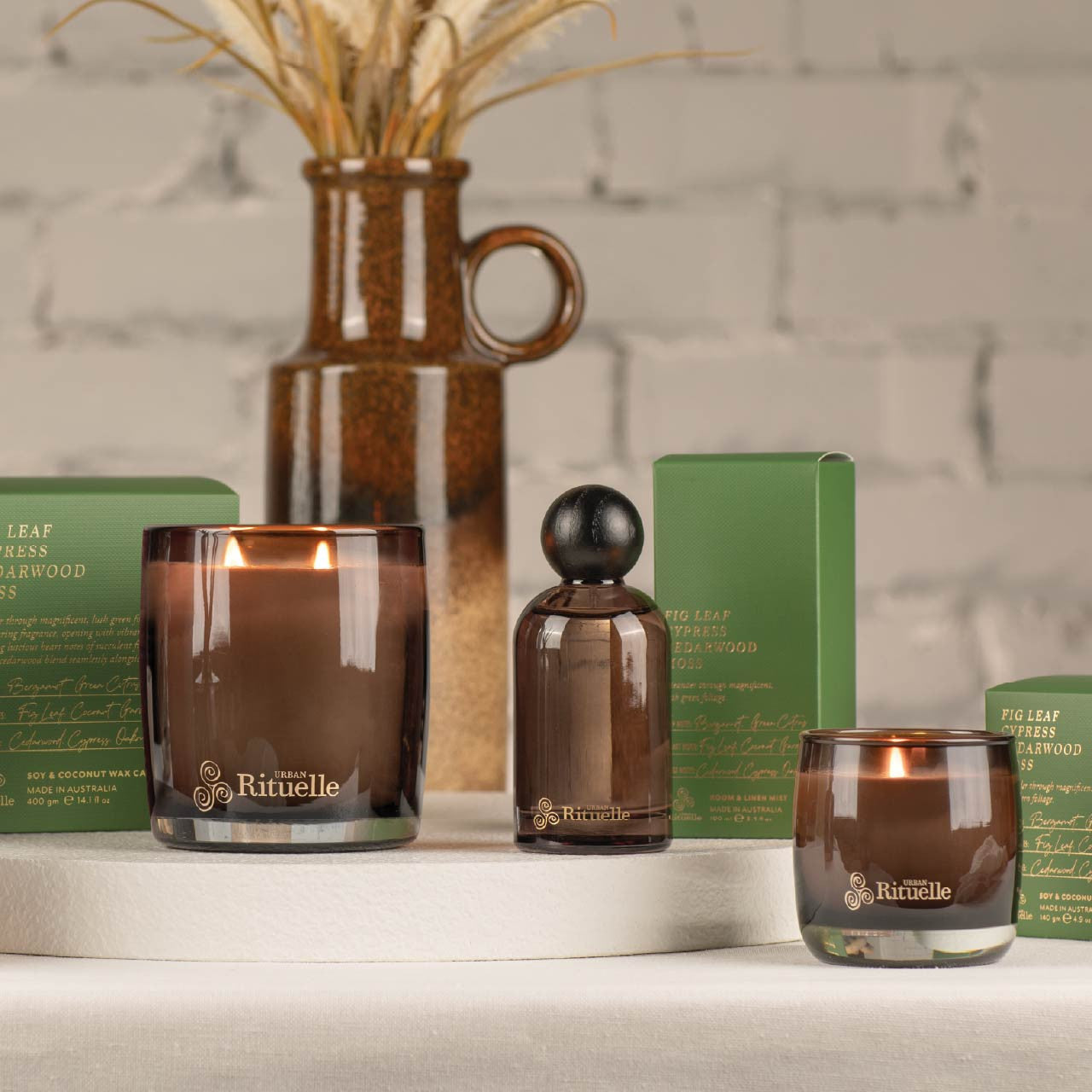 Fig Leaf, Cypress, Cedarwood, Moss<br> TESTER: Scented Soy Candle - 140gm