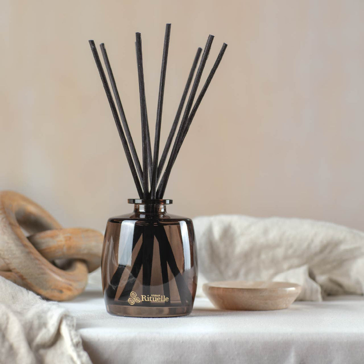 Nectarine, Honey Blossom, Bergamot, Vetiver<br> Fragrance Diffuser Set | 220ml