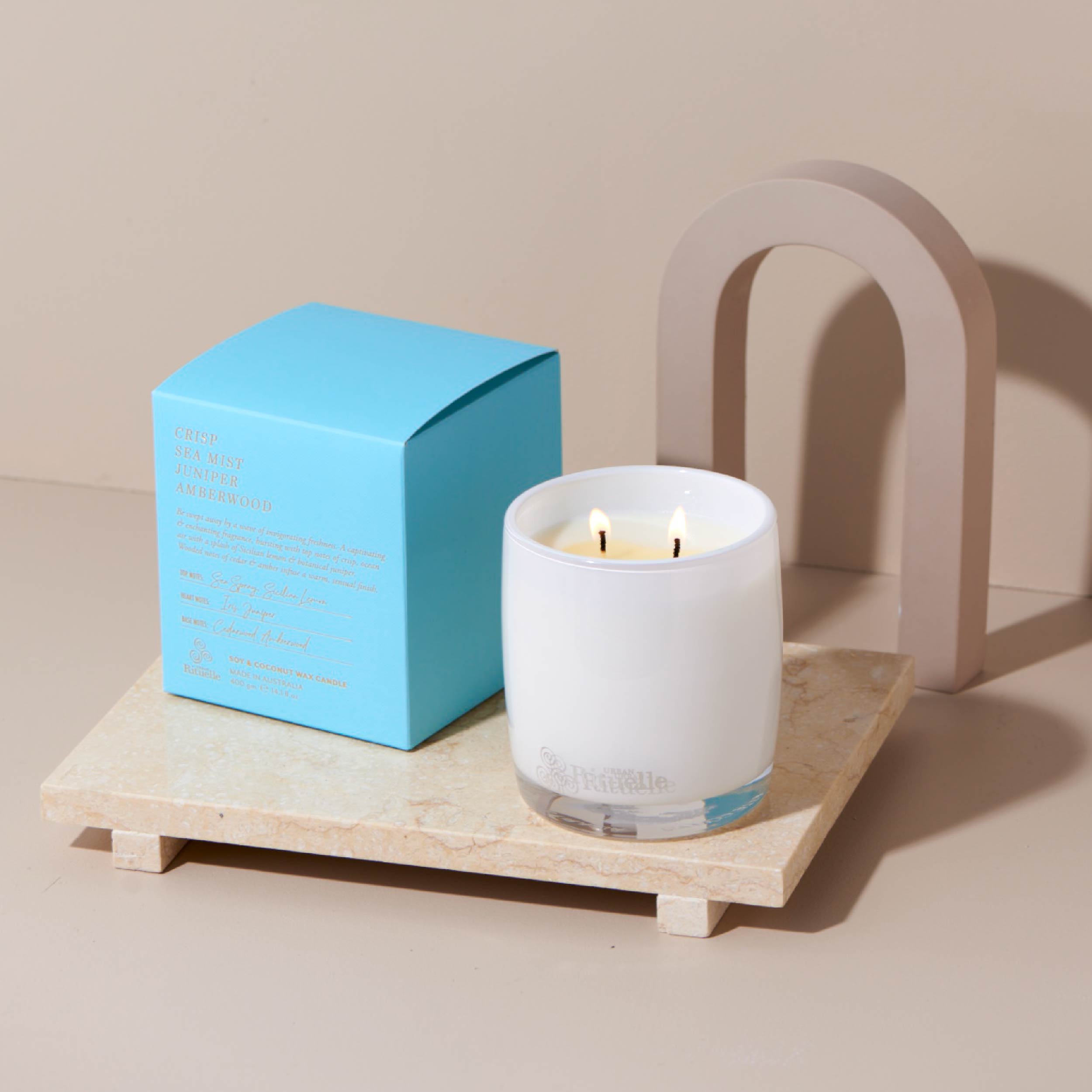 Crisp Sea Mist, Juniper, Amberwood<br> TESTER: Scented Soy Candle - 400gm