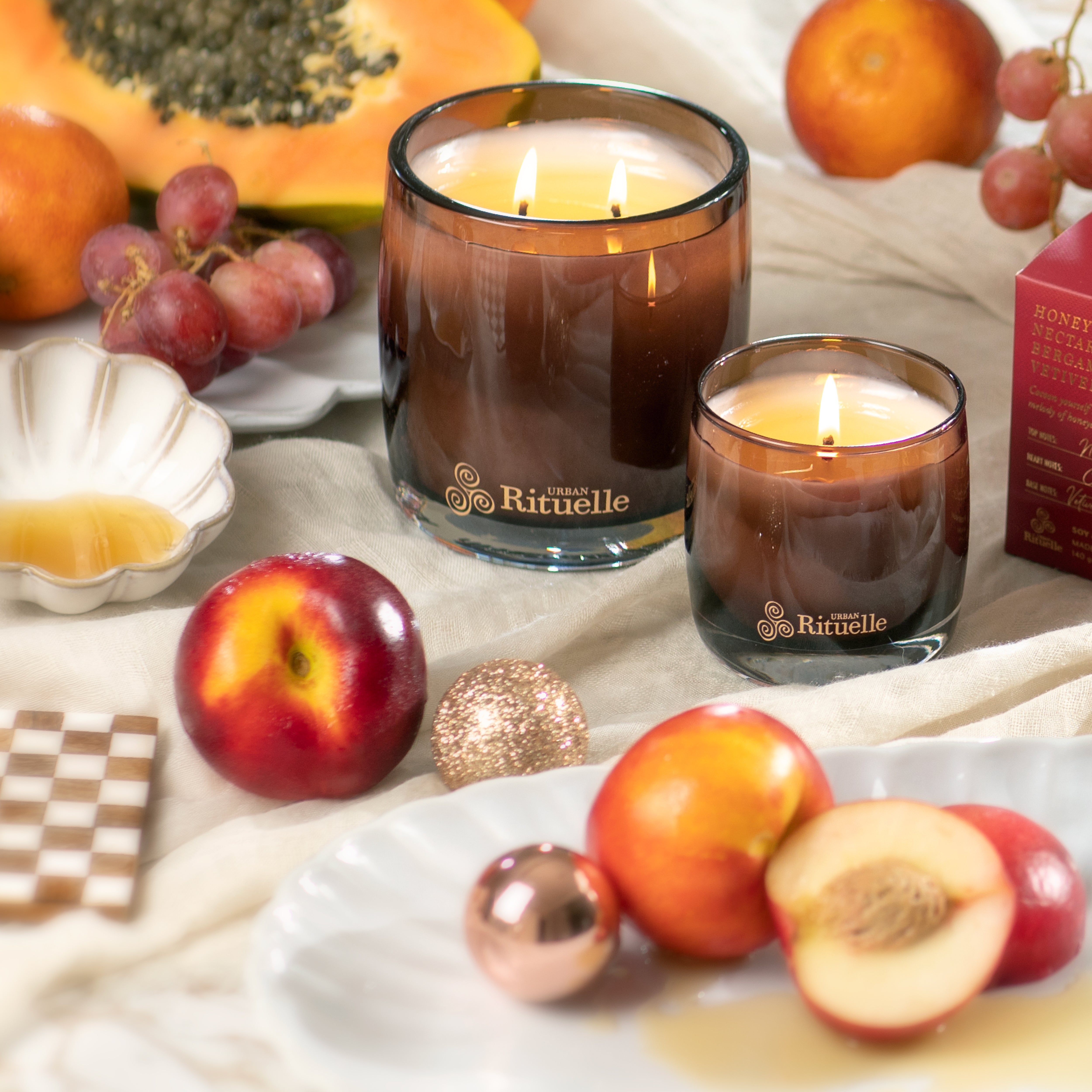 Nectarine, Honey Blossom, Bergamot, Vetiver<br> TESTER: Scented Soy Candle - 140gm