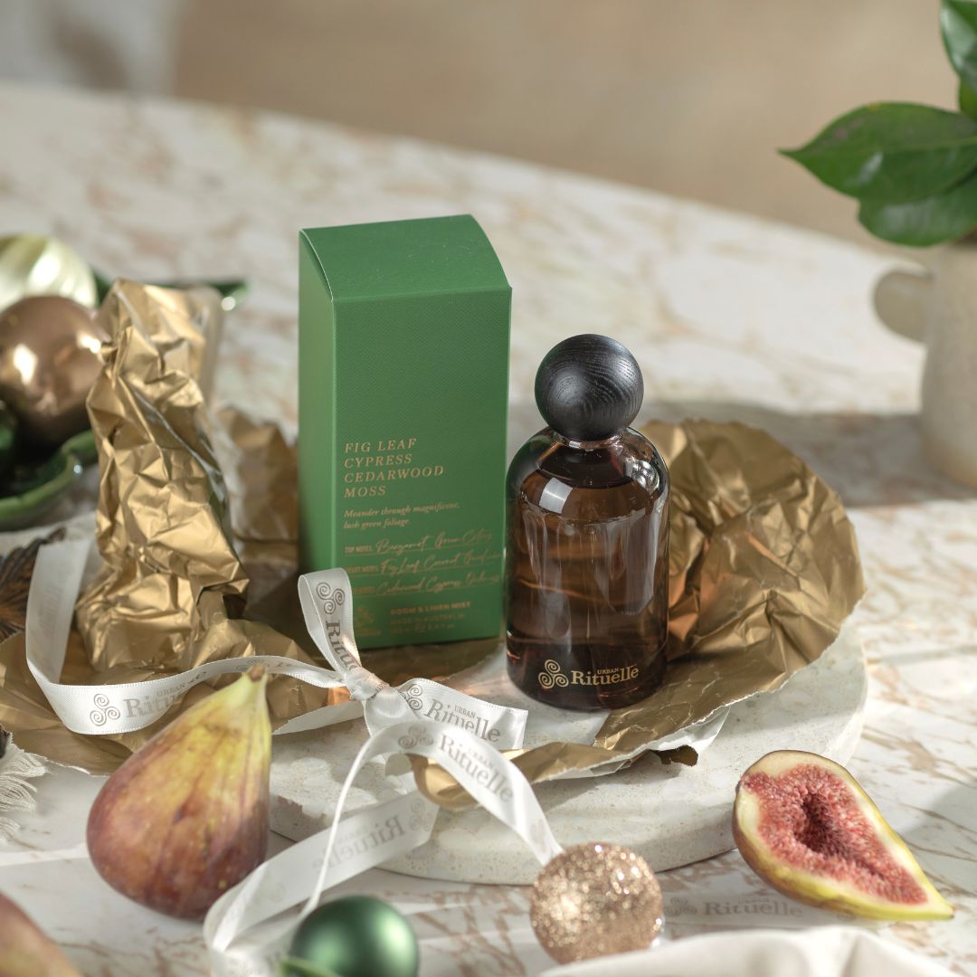 Fig Leaf, Cypress, Cedarwood, Moss<br> TESTER: Room & Linen Mist