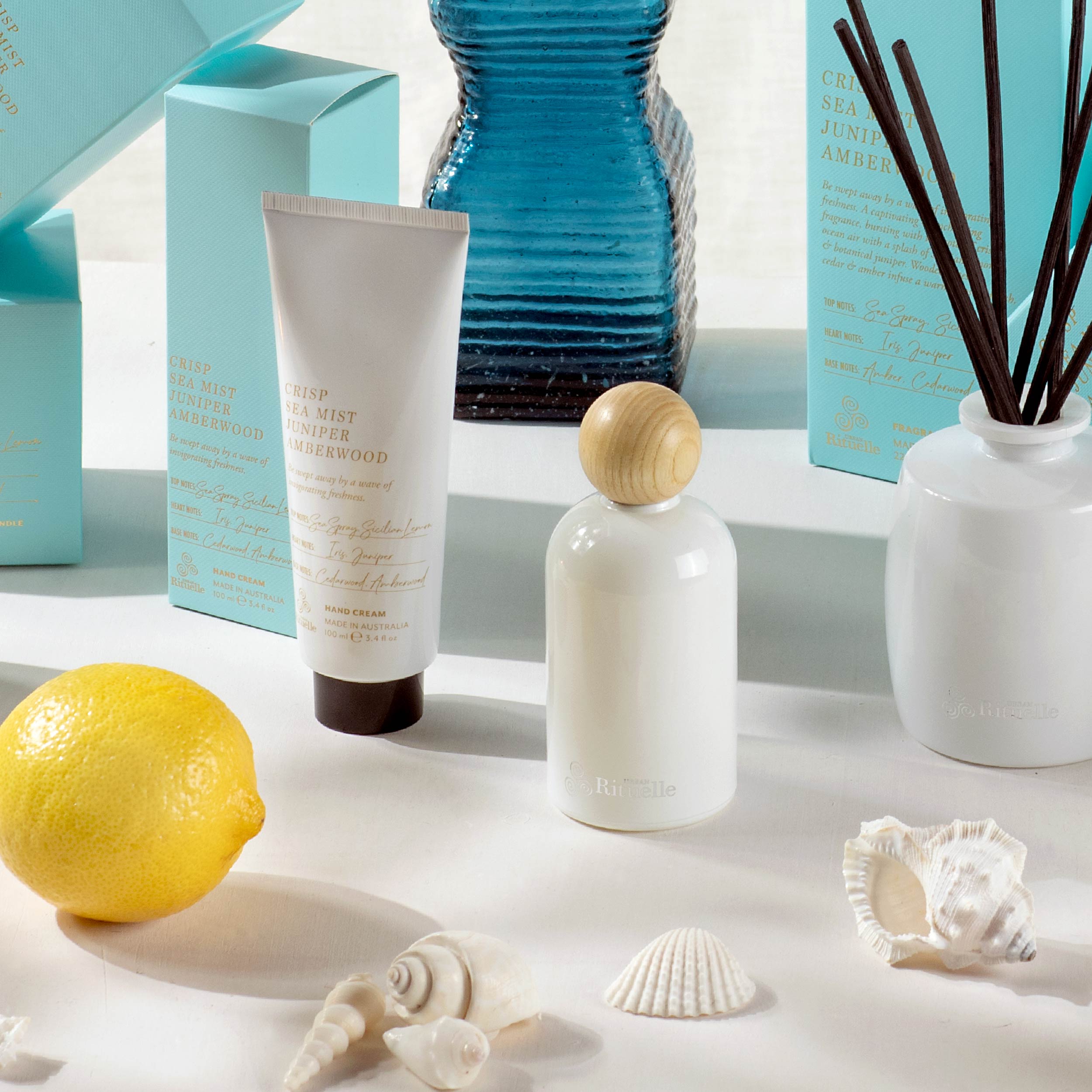 Crisp Sea Mist, Juniper, Amberwood<br> TESTER: Fragrance Diffuser Set