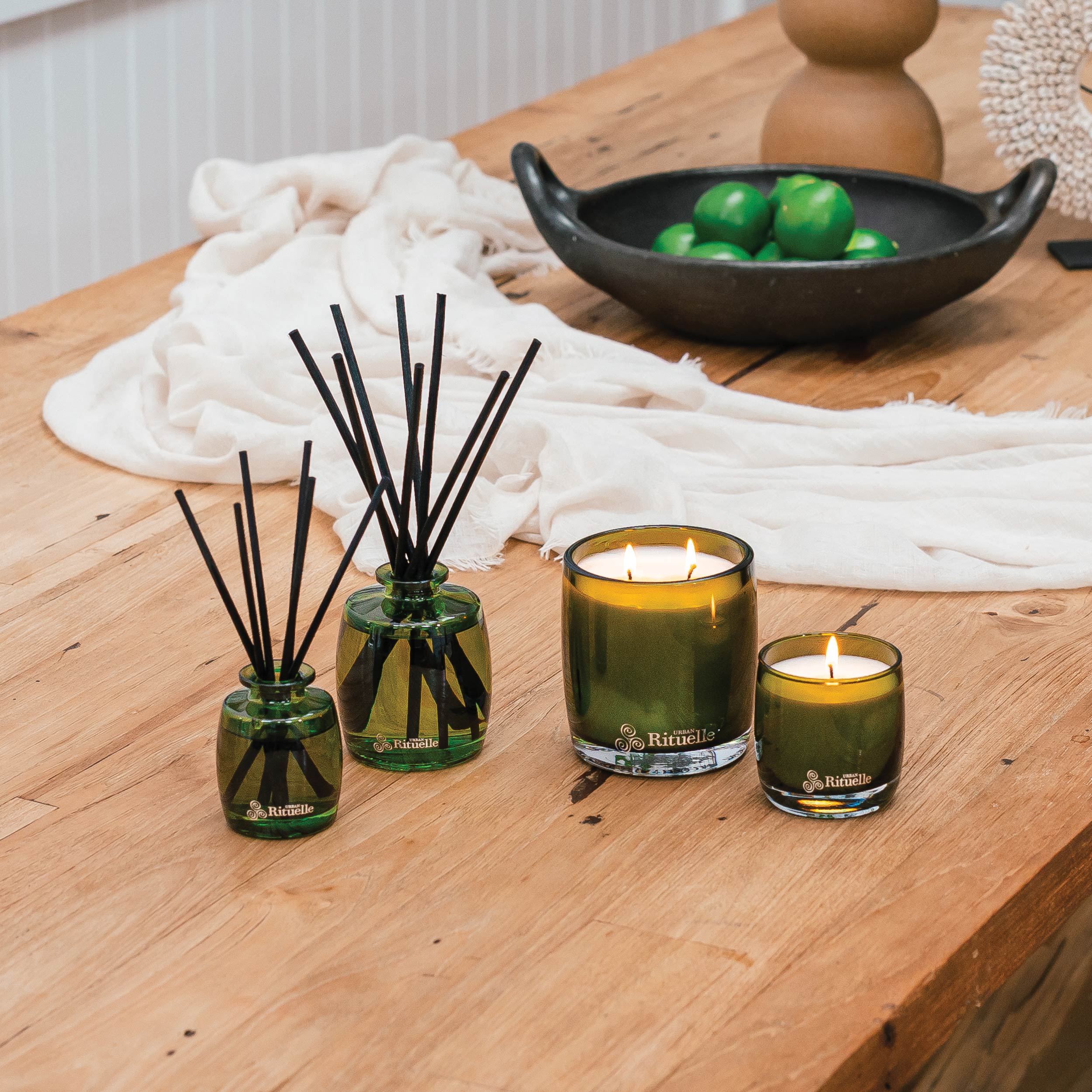 Lemongrass, Lemon Myrtle, Grapefruit & Eucalyptus<br> Scented Soy Candle | 400gm