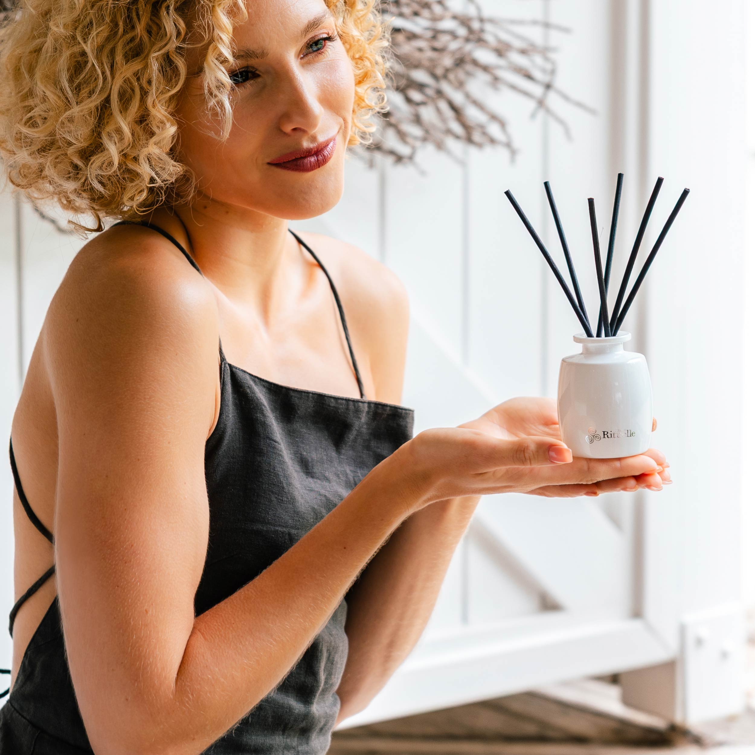 Crisp Sea Mist, Juniper, Amberwood<br>Fragrance Diffuser Set | 90ml